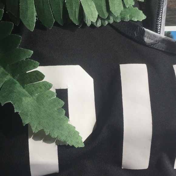 🎄 PINK sports bra  black, leaf print SZ M - Picture 5 of 10